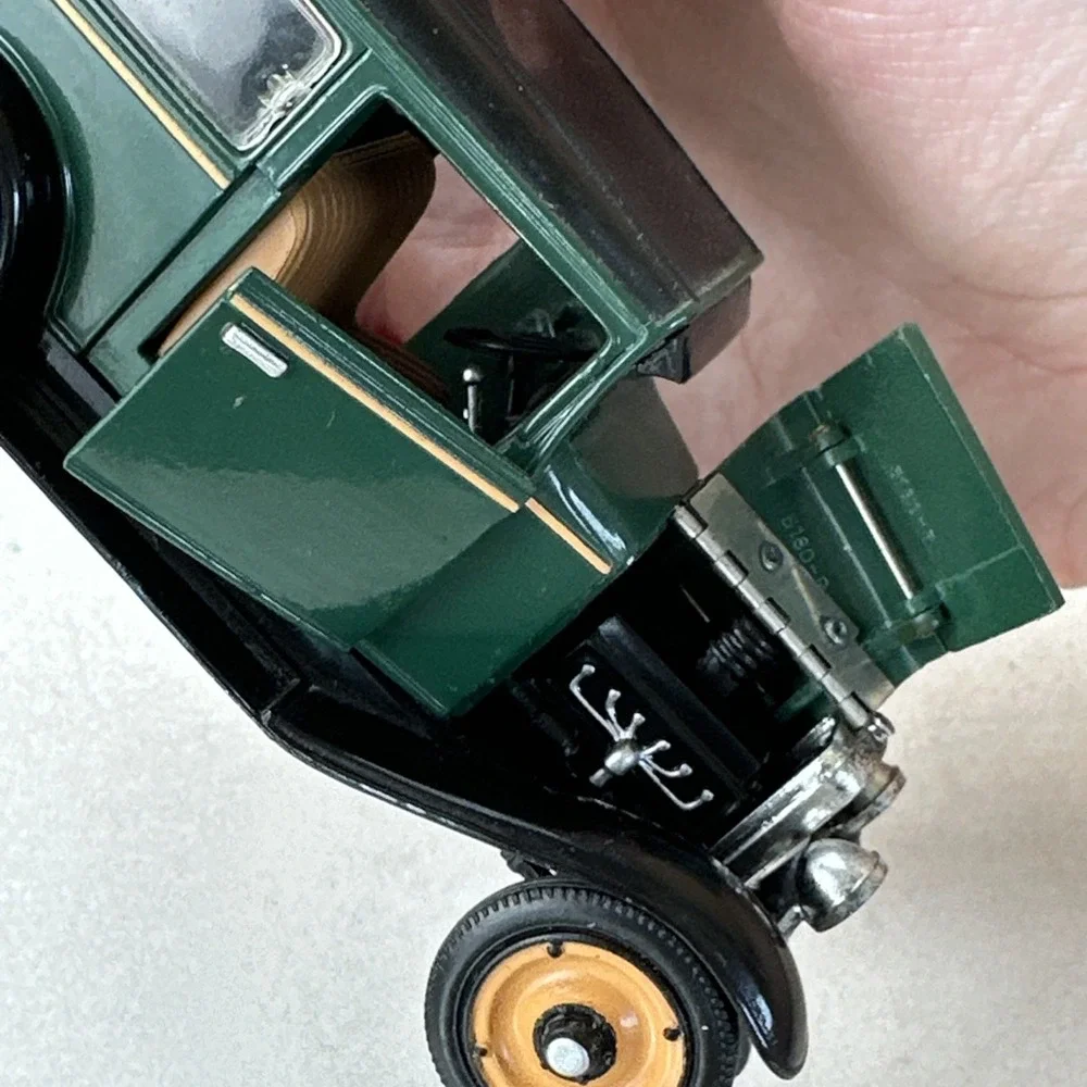 1930 Chevy Coach National Motor Museum Die Cast 1:32 Green Loose
